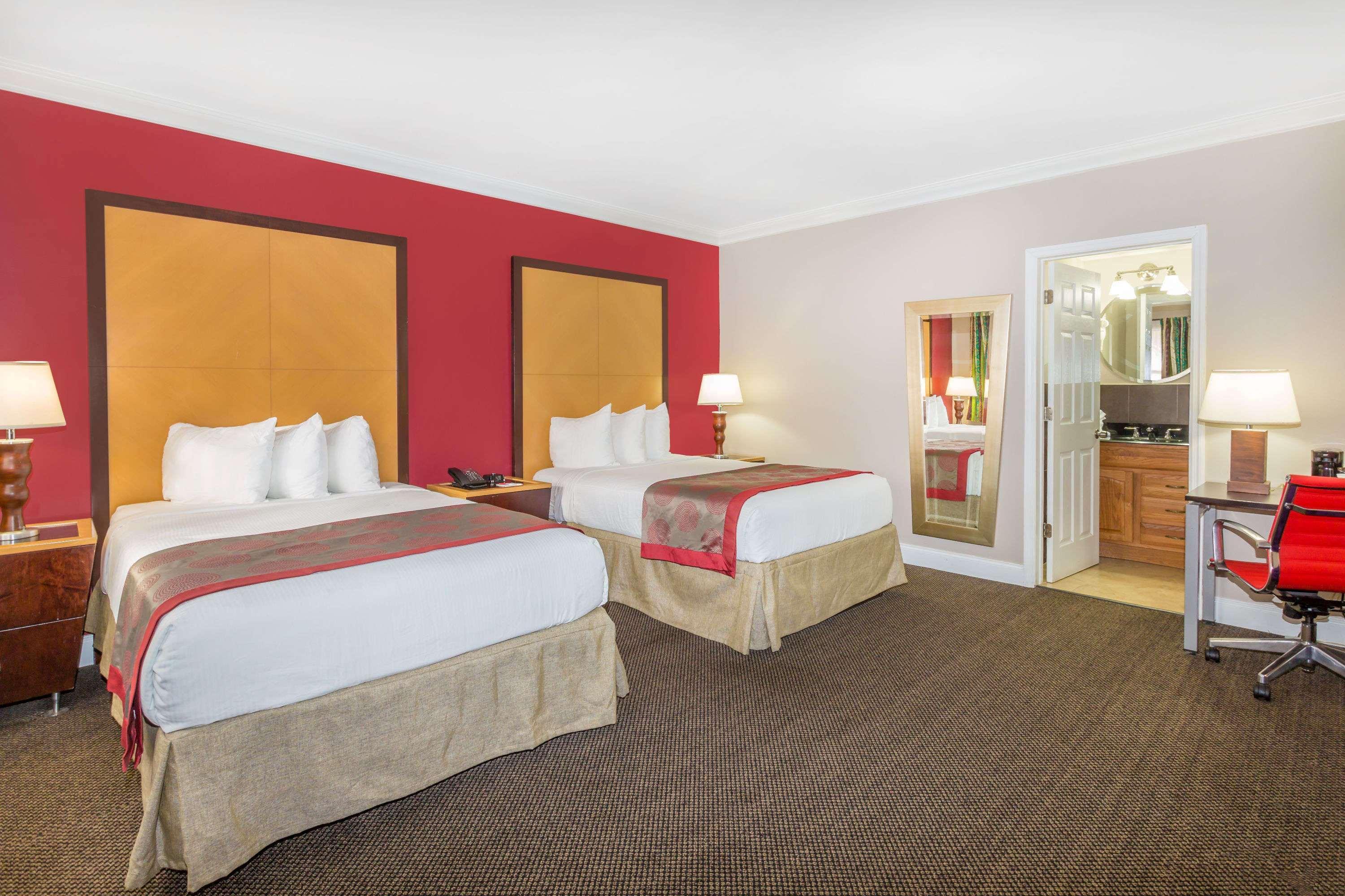 Ramada by Wyndham Miami Springs/Miami International Airport Hotel Bagian luar foto
