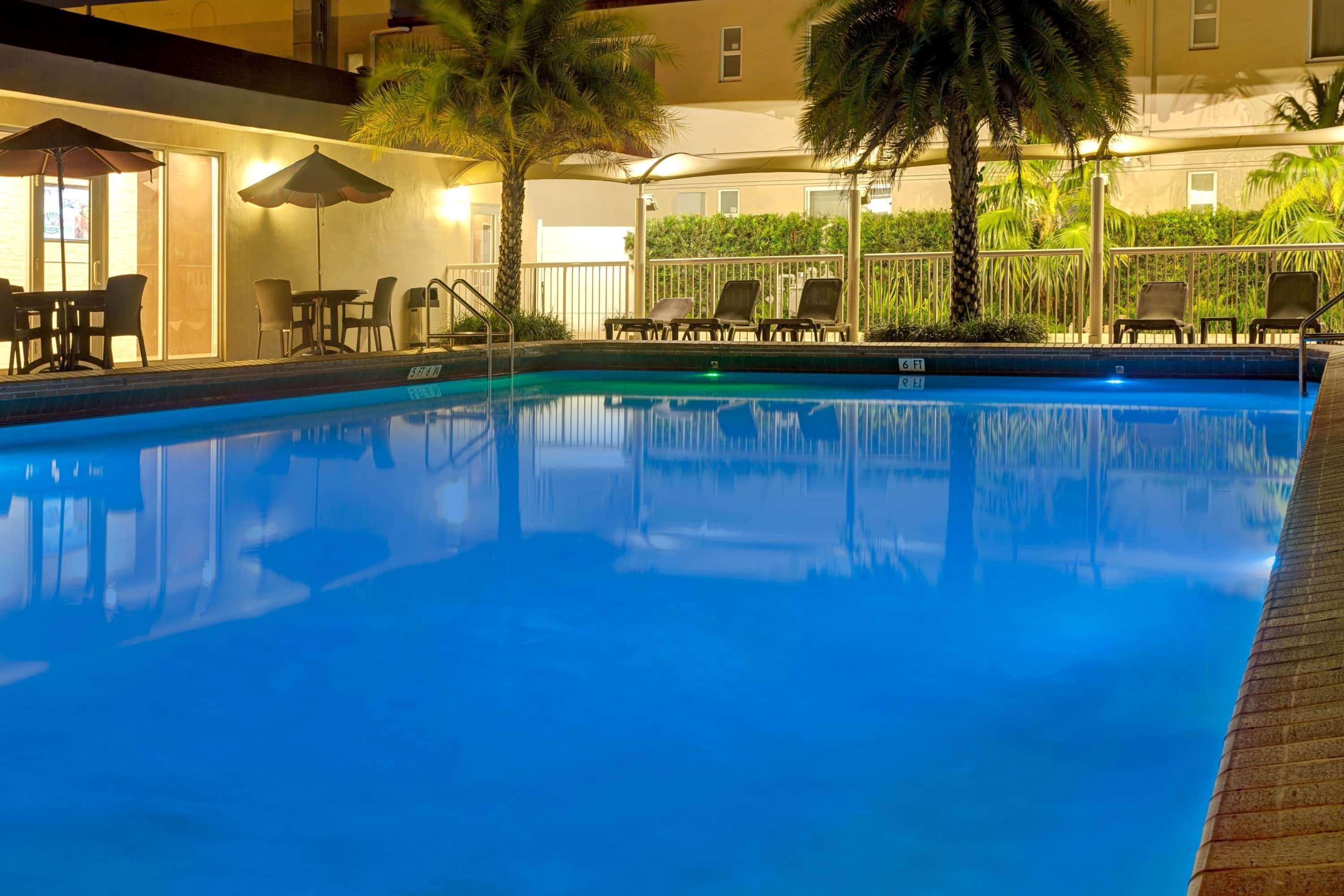 Ramada by Wyndham Miami Springs/Miami International Airport Hotel Bagian luar foto
