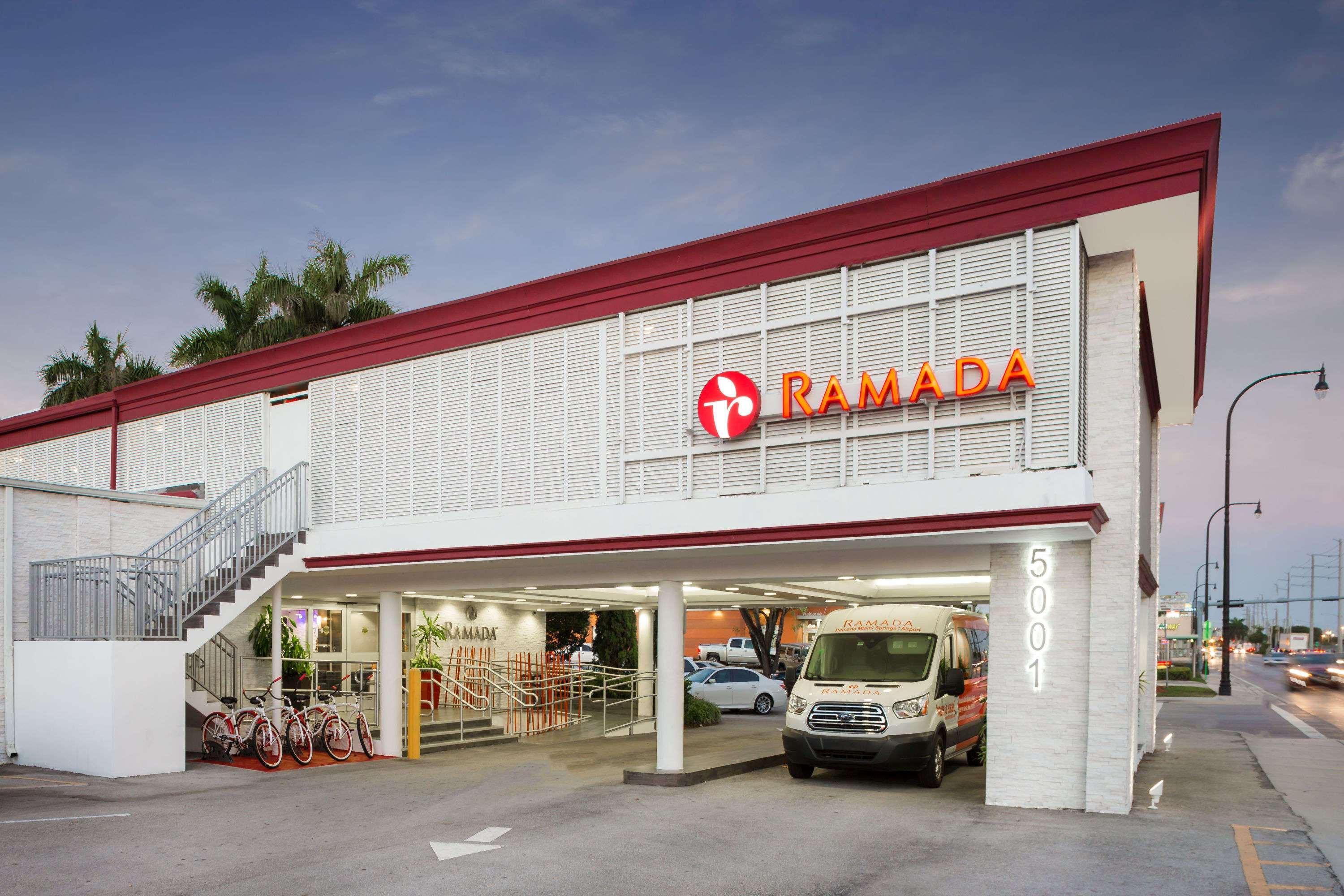 Ramada by Wyndham Miami Springs/Miami International Airport Hotel Bagian luar foto