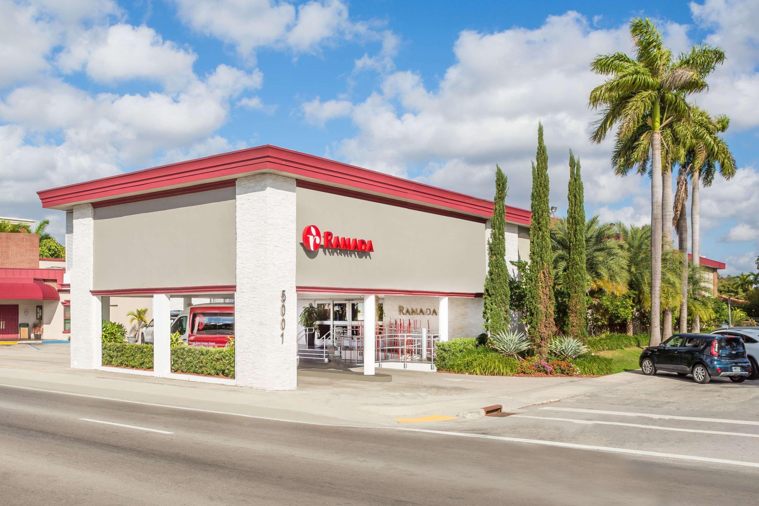 Ramada by Wyndham Miami Springs/Miami International Airport Hotel Bagian luar foto