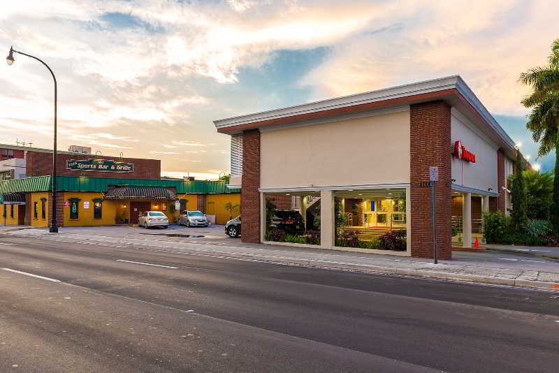 Ramada by Wyndham Miami Springs/Miami International Airport Hotel Bagian luar foto