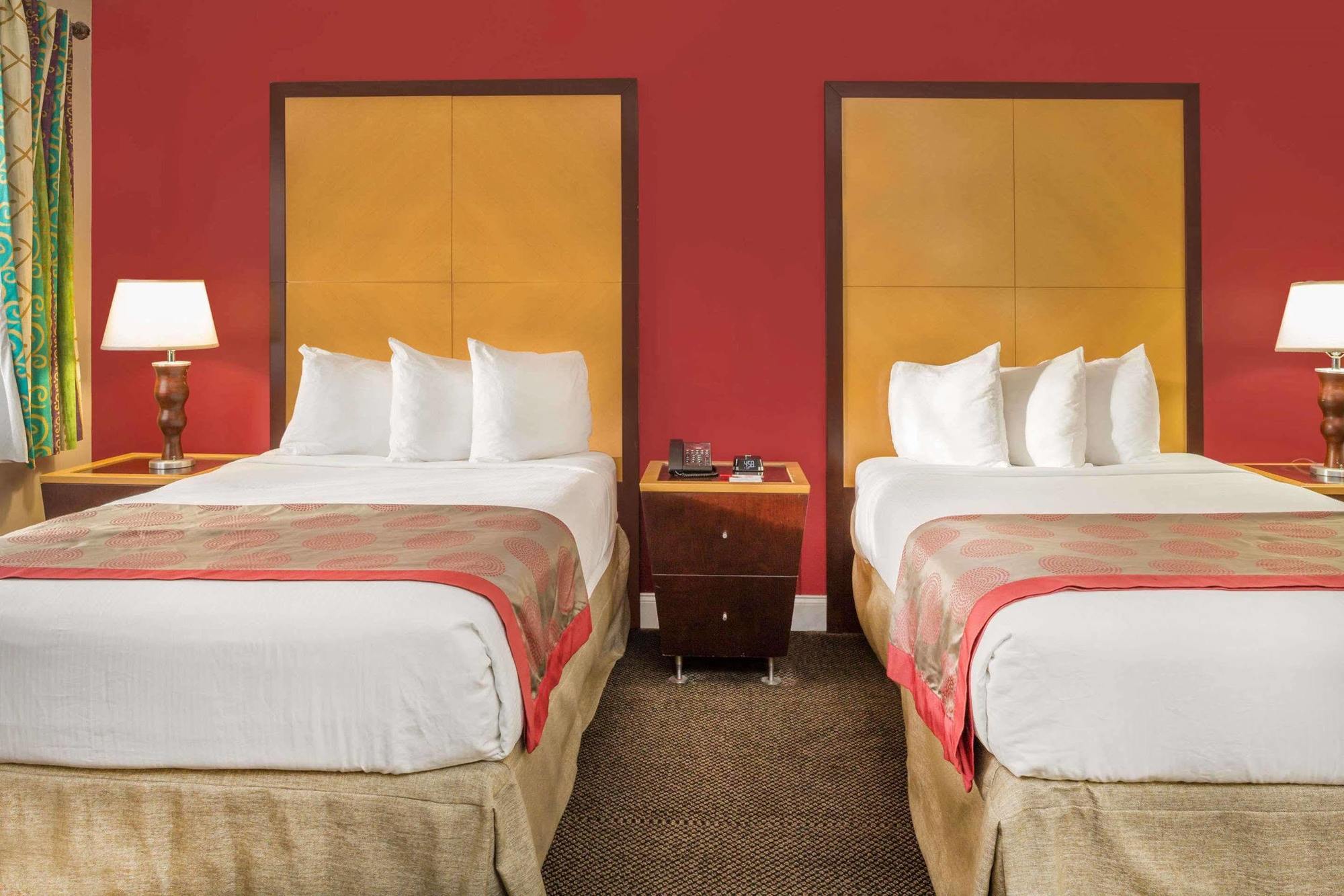 Ramada by Wyndham Miami Springs/Miami International Airport Hotel Bagian luar foto