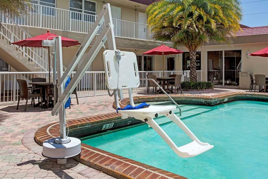 Ramada by Wyndham Miami Springs/Miami International Airport Hotel Bagian luar foto