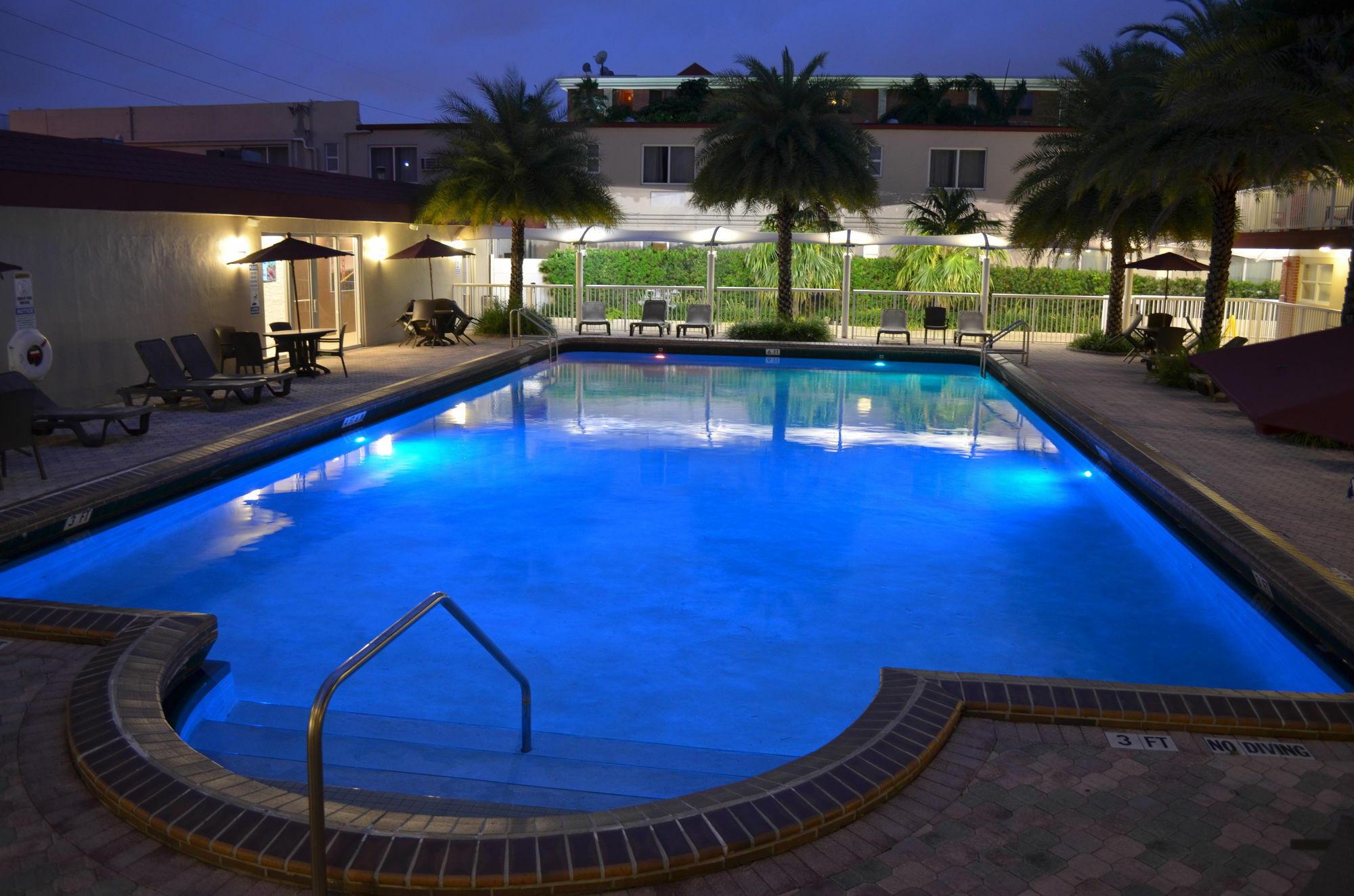 Ramada by Wyndham Miami Springs/Miami International Airport Hotel Bagian luar foto