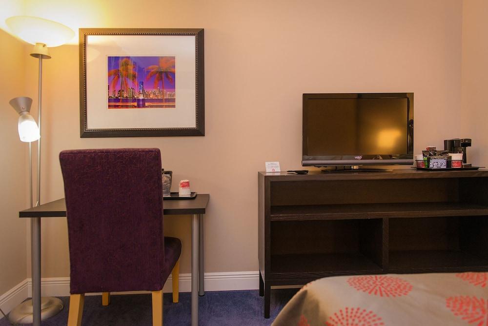 Ramada by Wyndham Miami Springs/Miami International Airport Hotel Bagian luar foto